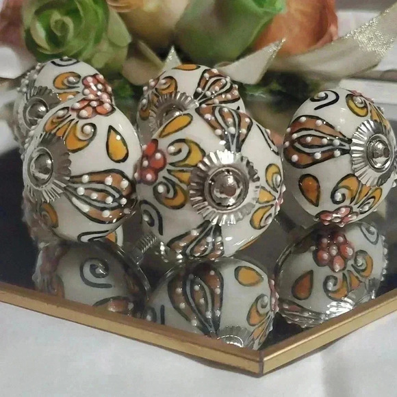 COPY - P10 Ceramic knobs - p1 yellow flower - Picture 4 of 6